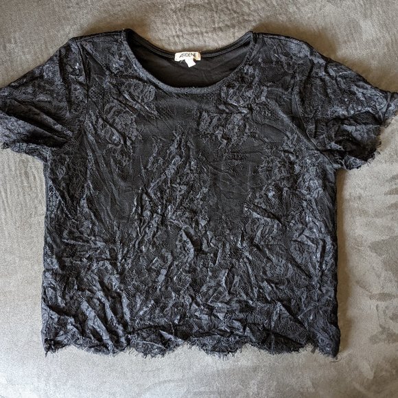 Lacey Black T-shirt - Picture 1 of 5